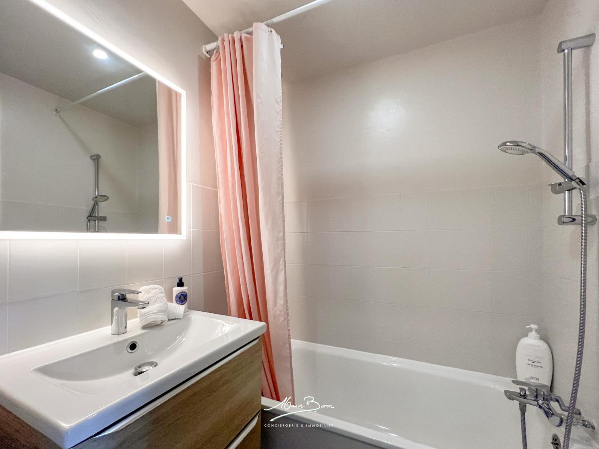 Apartment Lumineux 4 Couchages Avec Terrasse A 500m De La Plage, Parking Gratuit Six-Fours-les-Plages